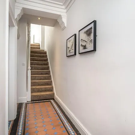 7 The Townhouse